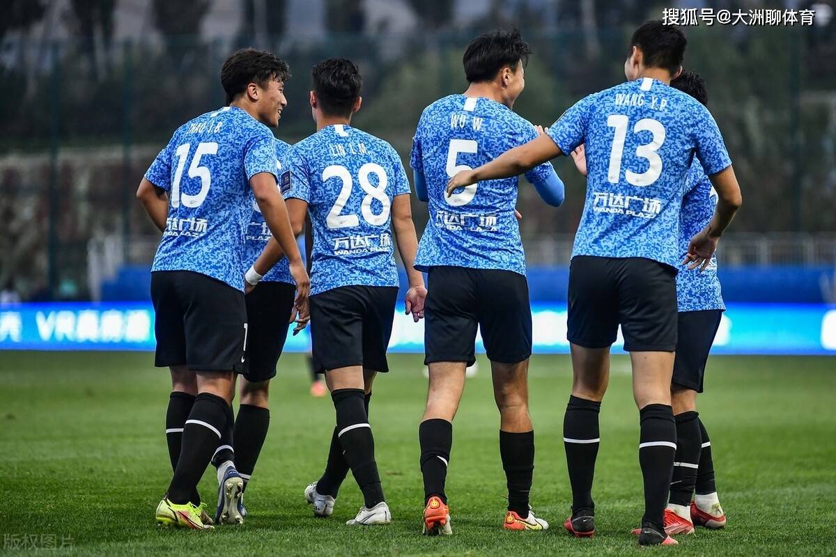 巴黎圣日耳曼教练压力巨大!,费德勒遭遇十二持续失利赢得满堂喝彩